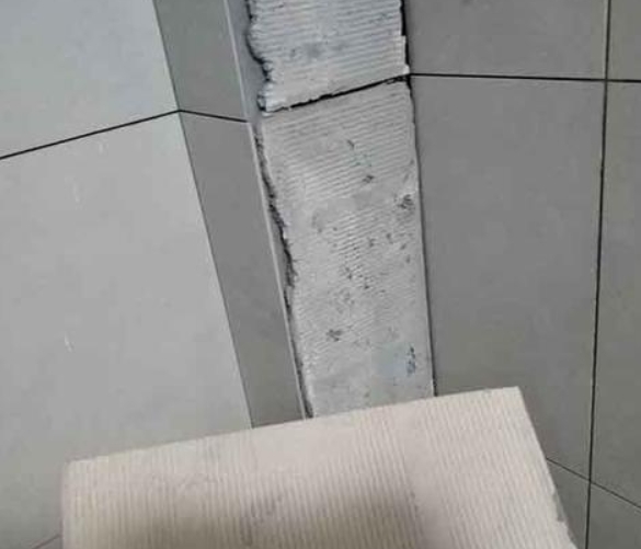 岳普湖瓷砖空鼓维修公司分享下厨房瓷砖脱落的补救措施。